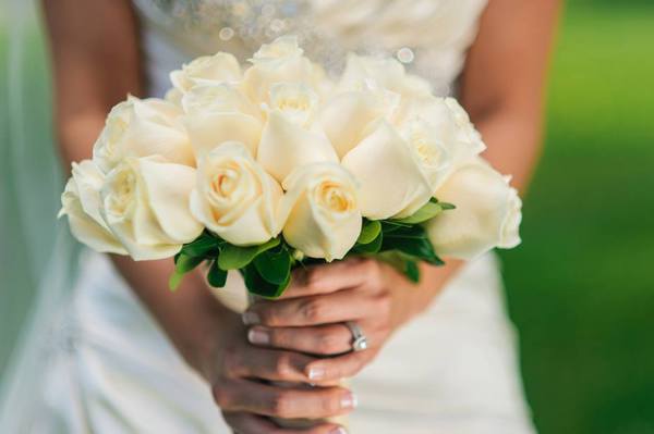 Bride holding white rose bridal bouquet, photographed by Temple Photography | The Pink Bride {Why You Need a Wedding-Only Email Address}