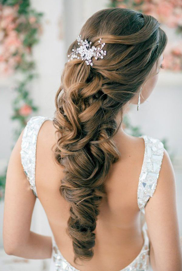 Large spiral curls collected into tapered bridal hairstyle by Elstile | The Pink Bride www.thepinkbride.com