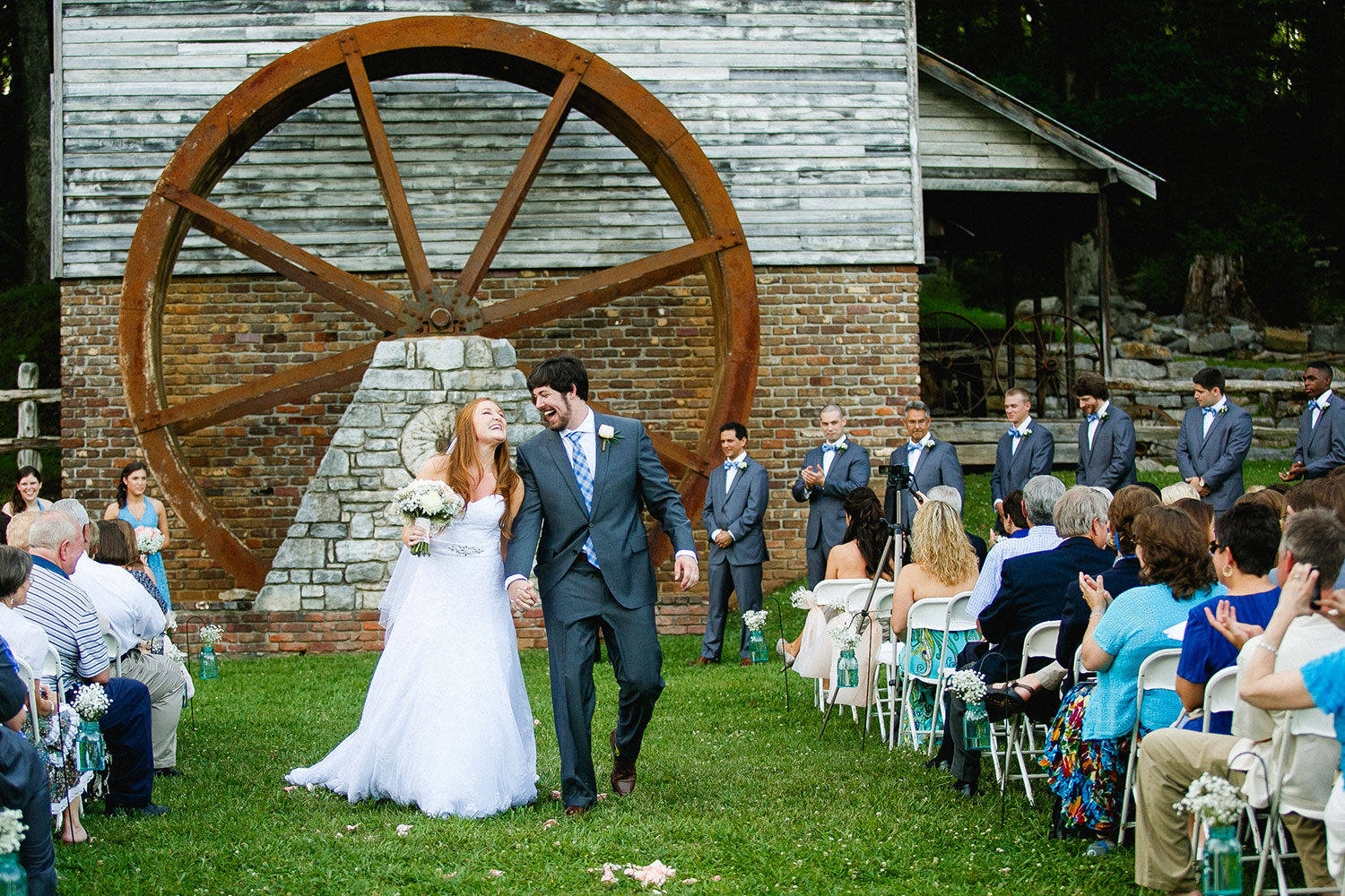 Ways to Make Your Groom Stand Out | Brittany Conner www.brittanyconner.com